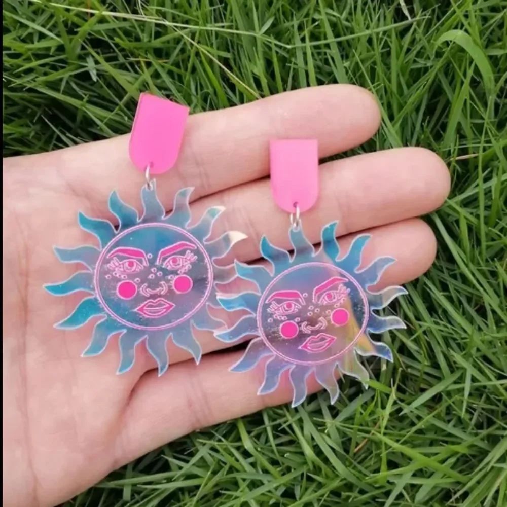 NWOT Holographic Acrylic Sun Earrings 🌞